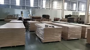 Chất lượng cao <span class=keywords><strong>UV</strong></span> <span class=keywords><strong>MDF</strong></span> độ bóng cao <span class=keywords><strong>MDF</strong></span>/PET/Acrylic Board melamine <span class=keywords><strong>MDF</strong></span> 15 mét 18 mét - Product Image 3