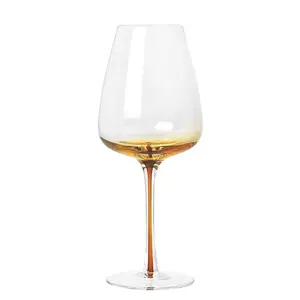 Vidro de cobre âmbar soprado da boca mão fundo âmbar colorido vidro branco vinho