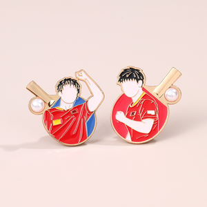 カスタムファンシーかわいい漫画エンボス亜鉛合金3Dラインストーンカスタムブランドロゴネームピンブローチバッジ衣類バッグ用 - Product Image 1