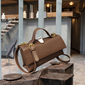 ¡Novedad de 2025! Bolso bandolera Retro de un solo hombro para mujer, bolso de almohada sencillo a la moda, cierre de cremallera, versátil y elegante, Color sólido - Product Image 3