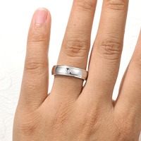 Bague plate en argent sterling 925 avec moissanite, pierre unique, vente en gros, fabricant de bijoux personnalisés pour femmes et hommes