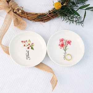 จานเซรามิครูปวงกลมสำหรับเก็บเครื่องประดับ สร้อยคอ ของขวัญวันเกิด ลายดอกไม้ แบบชิ้นเดียว สั่งทำได้ตามต้องการ ของใช้สำนักงานแบบคลาสสิก - Product Image 3