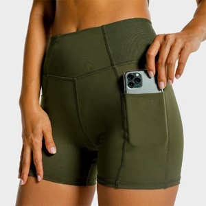 Short de sport pour femme grande taille, respirant, à séchage rapide, éco-responsable, avec poche et taille élastique, idéal pour le yoga - Product Image 1