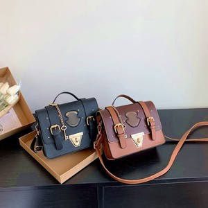 Sac messager Cambridge en PU de style britannique, co-marqué, thème Sorcellerie et Magie d'Hogwarts, pour le transport transfrontalier - Product Image 1