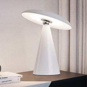 Lámpara de Mesa Decorativa Creativa con Táctil Regulable, Lámpara de Noche USB Recargable para Dormitorio, Lámpara de Lectura LED de Ambiente - Product Image 1
