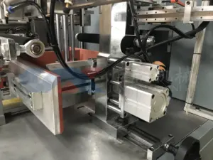 Máquina para hacer cajas pequeñas