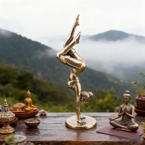 Figura de Yoga de Latón Yahu Lando, Mini Estatuilla Decorativa, Accesorio de Escritorio Contemporáneo, Decoración para Oficina y Hogar - Product Image 6