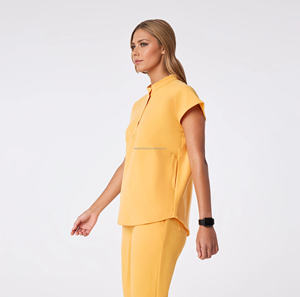 Uniformes de enfermería elásticos personalizados de fábrica, traje de uniforme de enfermera femenina, diseño de uniformes médicos, conjuntos de uniformes para mujeres con bolsillos - Product Image 1