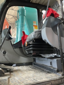 KOBELCO SK250D 25 toneladas Excavadora sobre orugas Buen estado Equipo pesado Original Japón Maquinaria usada para la venta - Product Image 3