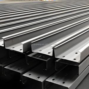 حاجز أمان للطرق السريعة على شكل حرف W، حاجز واقي من الاصطدام على الطرق، فولاذ Q235 مغلفن بالغمس الساخن، حاجز على شكل حرف C عالي التحمل للصدمات - Product Image 1