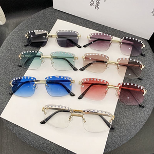 משקפי שמש ללא מסגרת עם נקודות יהלום חוצות גבולות, עדשות ימיות חדשות סִגְנוֹן משקפי Catwalk אופנתיות היפ-הופ סִגְנוֹן - Product Image 3