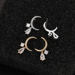 Orecchini a lobo a forma di mini luna crescente da donna, gioielli per le orecchie alla moda, minimalisti e carini - Product Image 1