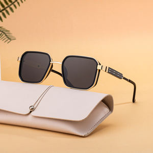 <span class=keywords><strong>Gafas</strong></span> <span class=keywords><strong>de</strong></span> <span class=keywords><strong>sol</strong></span> Partagas Fashion Trendy Designer con logotipo personalizado, montura metálica cuadrada, protección UV400 para hombre. - Product Image 1