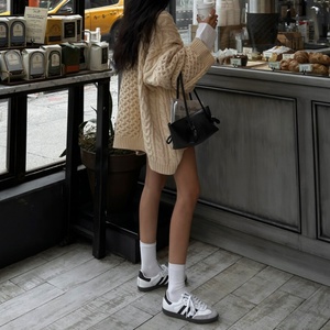 Pull en laine 100% pour femme, col rond, épais, manches longues, couleur unie, style vintage tendance, décontracté pour l'hiver - Product Image 2