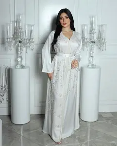 2022 Elegantes marok kanis ches weißes Kaftan besticktes und hand perlen besetztes Kaftan Marocain Muslim Abaya Mariage marok kanis ches Kleid Brautkleid