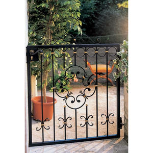 Puerta <span class=keywords><strong>de</strong></span> jardín personalizada <span class=keywords><strong>de</strong></span> Georgia con materiales <span class=keywords><strong>de</strong></span> madera fuertes y patrones artísticos para una elegante Entrada <span class=keywords><strong>de</strong></span> jardín - Product Image 4