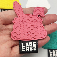Etiquetas de PVC 3D Suaves Personalizadas al por Mayor, Parches Decorativos de Goma para Camisetas, Chaquetas, Gorras y Accesorios de Ropa