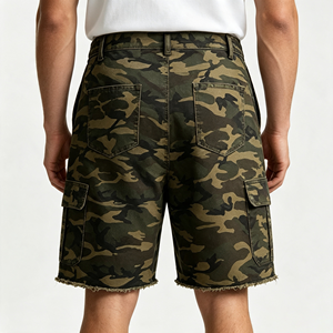 Short cargo pour homme en denim délavé camouflage, style vintage sportif, taille mi-haute, avec cordon de serrage, coupe oversize et jambe large - Product Image 5