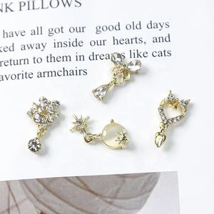 Venta al por mayor a granel de lujo 3D oro Metal <span class=keywords><strong>uñas</strong></span> encantos colgante de diamantes de imitación con diamantes de circón brillo salón decoración de <span class=keywords><strong>uñas</strong></span> suministros - Product Image 6