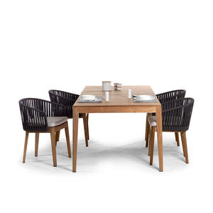 Ensemble de table et chaises de jardin en fonte pour l'extérieur, conçu pour le café - Product Image 2