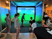 Proyector 4K HD de alta calidad para Simulador de golf interno Simulador de golf de China con pared acolchada