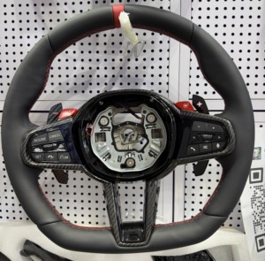 Volant M Performance avec garniture en carbone sec et LED pour BMW F10 M5 F20 F30 M3 F80 M4 F82 M2 F87 F90 F11 F13 E90 E92 - Product Image 3