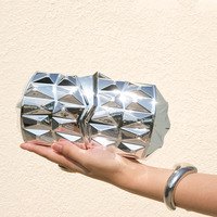 Geometrische Metall-Gold 3D-Pyramiden-Clutch mit Nieten, Diamantgitter-Textur, Box-Tasche für Hochzeit, Cocktail, Bankett, Party