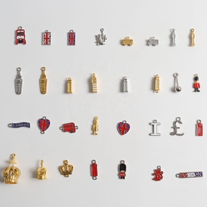 2025 moda <span class=keywords><strong>Londres</strong></span> autobús rojo cabina telefónica país bandera Big Ben encantos llavero recuerdo llavero DIY <span class=keywords><strong>Londres</strong></span> encantos - Product Image 1