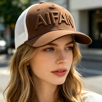 Casquettes Trucker Personnalisées en Gros avec Logo Brodé, Casquettes Courbées 5 Panneaux en Sergé et Maille, Écussons et Logos Personnalisés Courants