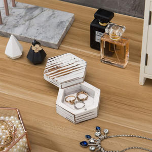 Double boîte à bagues en bois hexagonale Mr & Mrs, boîte à bagues de mariage pour demande en mariage, présentation de bijoux de cérémonie, boîte à bagues en bois pour Couples - Product Image 5