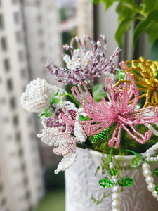 Cadeaux d'anniversaire intemporels pour elle : Fleurs perlées artisanales dans un emballage haut de gamme. - Product Image 2