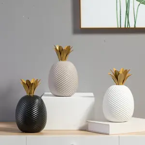 Nordic Luxury Pineapple Decoration Home Ceramic And Metal Craft Statue Interior Table Living Room Accessories