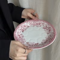 Assiette en porcelaine à imprimé floral rose de style français, assiette à dîner et à dessert en céramique avec glaçure en relief pour la décoration de table de mariage