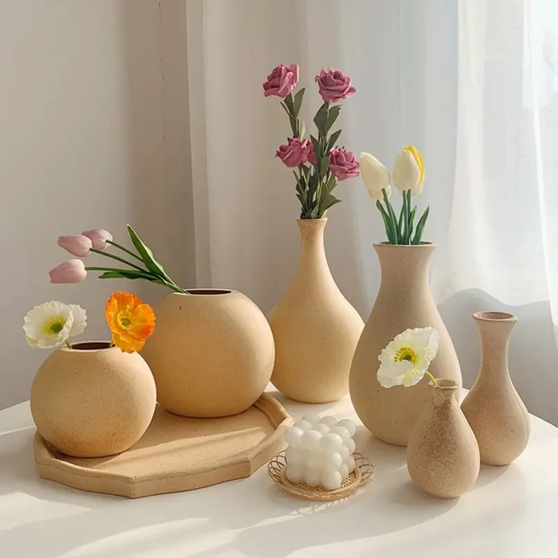 Adornos de hotel de estilo europeo nórdico jarrones de cerámica de mesa decorativa porcelana mate para flor ecológica hecha a mano moderna