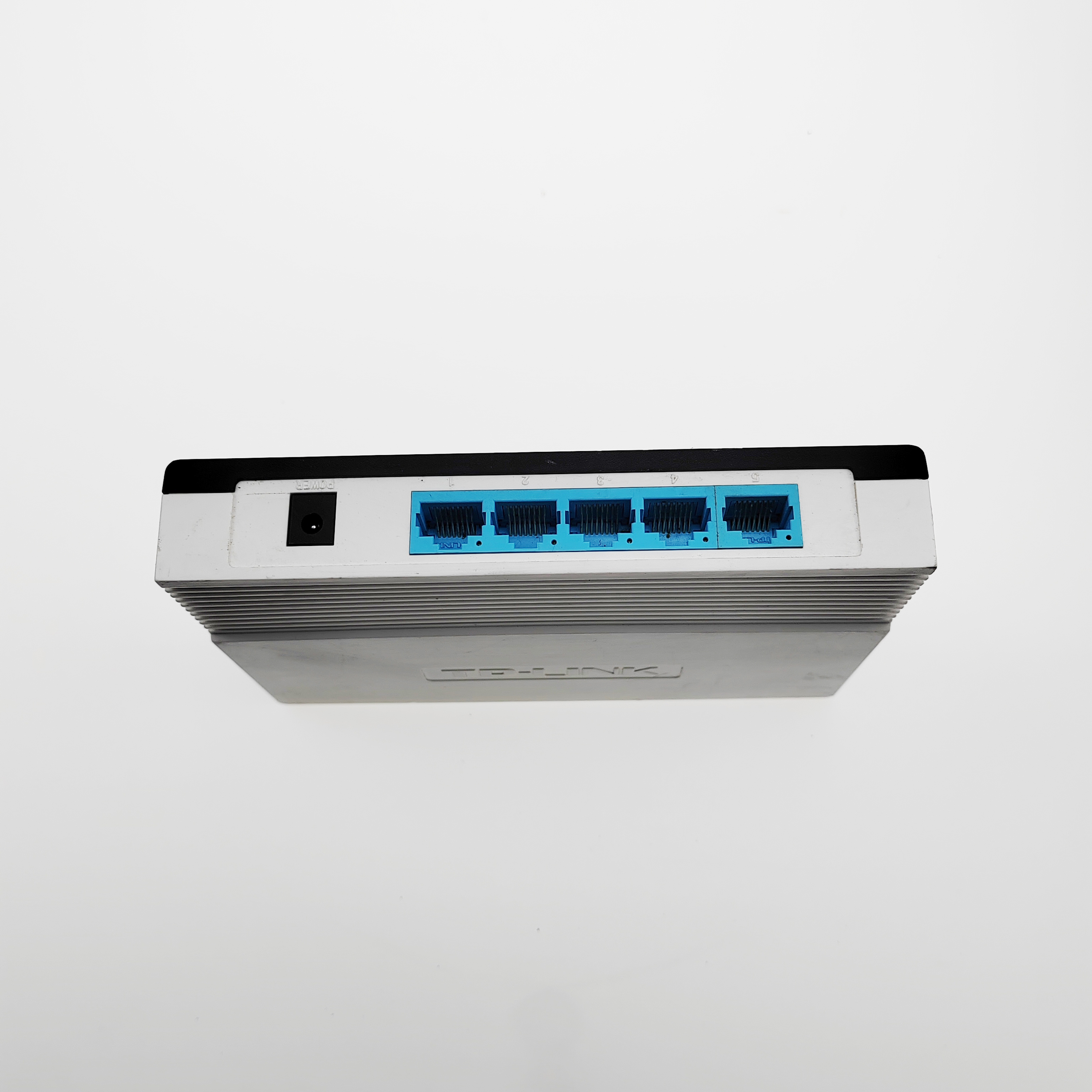 Used TP-LINk Tl-SG1005+ 100M Network Switch 5-port Network Switch · image 4