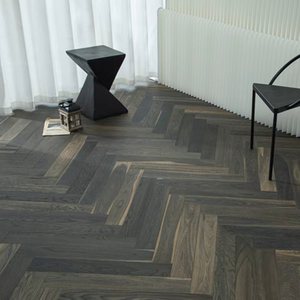 Suelo de madera de ingeniería de espiga de roble entrelazado personalizado de fábrica 600*92*15Mm - Product Image 1