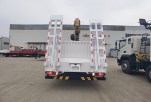 FOTON Flatbed Crane Truck with Hydraulic Boom 10t Capacity 16m Lifting Height High Efficiency <b>Engine</b> & Gearbox for Cargo Lifting - Product Image 6