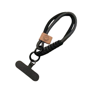 Coque de téléphone tissée aux couleurs contrastées avec cordon de suspension universel, pendentif court, anti-chute, dragonne polyvalente, tendance et originale - Product Image 5