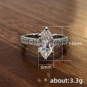 Anello con Diamante Taglio Pera F1401, Pietra Naturale, Stile Classico, Anello di Fidanzamento per Donna - Product Image 3