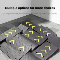 Rampe d'accès portable avec hauteur réglable, en PVC et caoutchouc résistant aux chocs, avec motif flèche jaune pour pneus de voiture