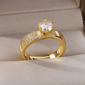 Anillo de Latón Circular de Moda con Incrustaciones de Circonita, Chapado en Oro de 18K, Anillo Unisex Moderno - Product Image 2