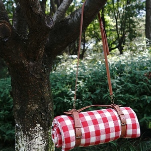 Custom produttori di pelle maniglia campeggio picnic tappetino cinghie coperta in pelle stringe cinghia di moda con diverse dimensioni - Product Image 2