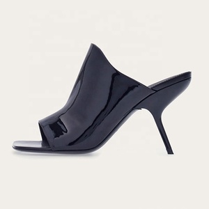 Nouvelles sandales mules à talons hauts pour femmes, originales et uniques, à bout carré ouvert, pour l'été, en cuir verni aux couleurs vives, personnalisables - Product Image 3