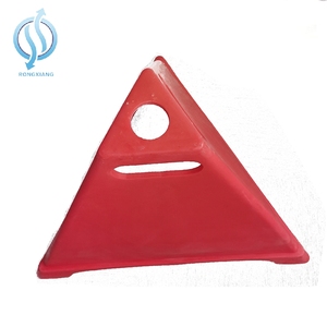 weiß 680 × 680 mm PE Kunststoff Verkehrskegel 3-seitige Pyramidenwarnbasis für MINENGREIFELD Dreieck-Form - Product Image 4