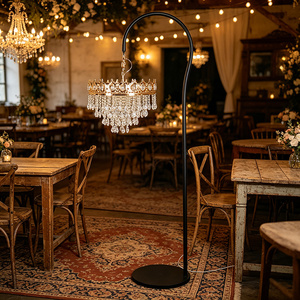 Lampadaire robuste en métal noir avec couronne <span class=keywords><strong>de</strong></span> cristal royale, idéal pour les événements <span class=keywords><strong>de</strong></span> mariage intérieurs/extérieurs, décoration <span class=keywords><strong>de</strong></span> mariage, lustre - Product Image 1