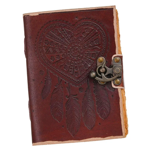 Diario de cuero repujado hecho a mano con diseño de atrapasueños en forma de corazón, diario bohemio vintage con cierre en C, cuaderno de escritura rústico (7x5 pulgadas) - Product Image 4