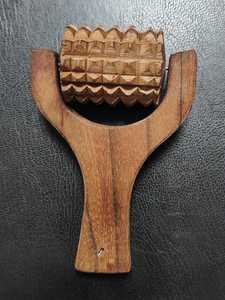 Rodillo de masaje con púas de madera, herramienta portátil para masaje corporal, color madera natural, alivio del estrés para uso doméstico - Product Image 2