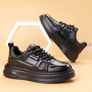 Zapatillas de cuero negras para hombre, colección Primavera 2026: Calzado casual versátil con suela gruesa y diseño que aumenta la altura - Product Image 5