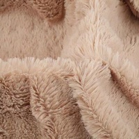 100% Polyester 28G Long Pile Faux Fur Comfortable Fleece PV Plush 20mm Ignifuge Respirant Résistant aux déchirures Extensible pour Voiture