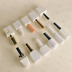 Flacons <span class=keywords><strong>de</strong></span> vernis à <span class=keywords><strong>ongles</strong></span> vides blancs 8ml 10ml 15ml en stock directement <span class=keywords><strong>de</strong></span> l'usine, avec bouchon à clapet, anti-lumière, <span class=keywords><strong>couleur</strong></span> personnalisable - Product Image 2